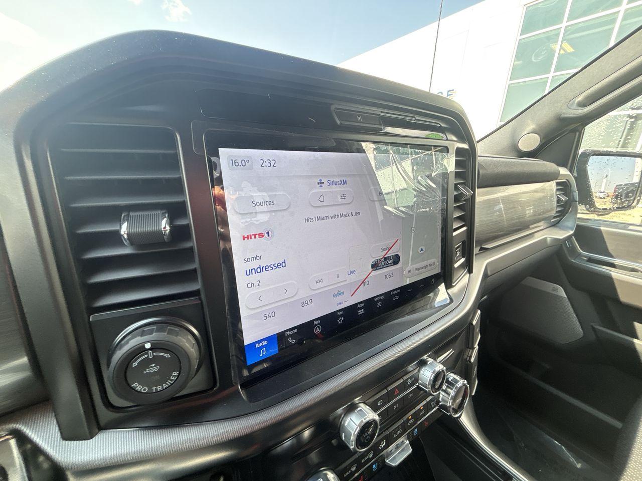 2025 Ford F-150 Lariat 4WD SuperCrew 6.5' Box Photo5