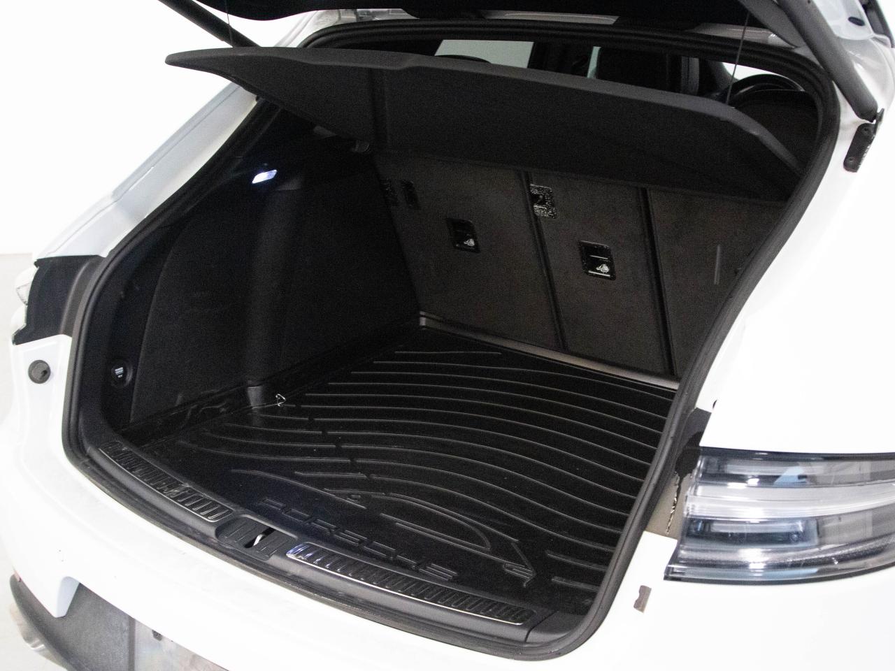 2021 Porsche Macan PREMIUM PLUS PKG | BOSE | PANO Photo