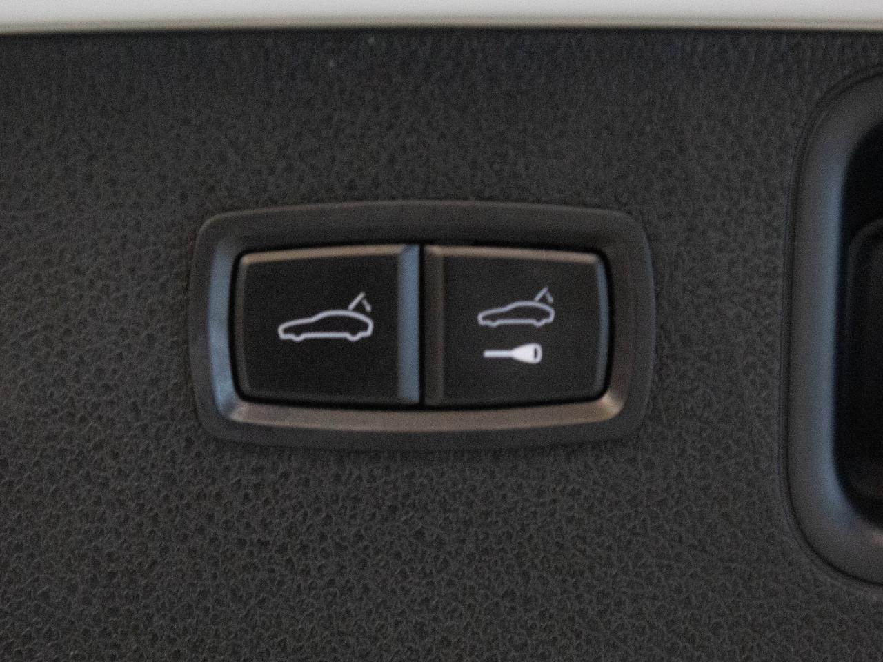 2021 Porsche Macan PREMIUM PLUS PKG | BOSE | PANO Photo