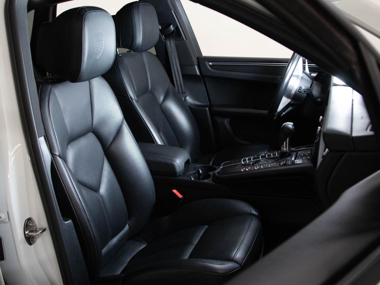 2021 Porsche Macan PREMIUM PLUS PKG | BOSE | PANO Photo