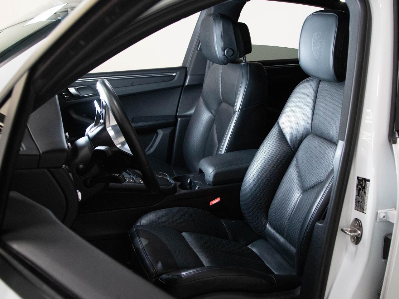 2021 Porsche Macan PREMIUM PLUS PKG | BOSE | PANO Photo