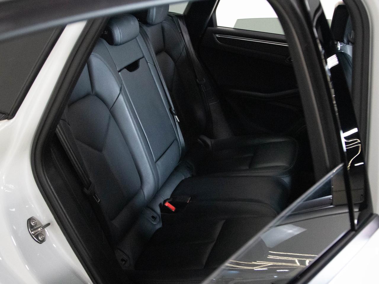 2021 Porsche Macan PREMIUM PLUS PKG | BOSE | PANO Photo