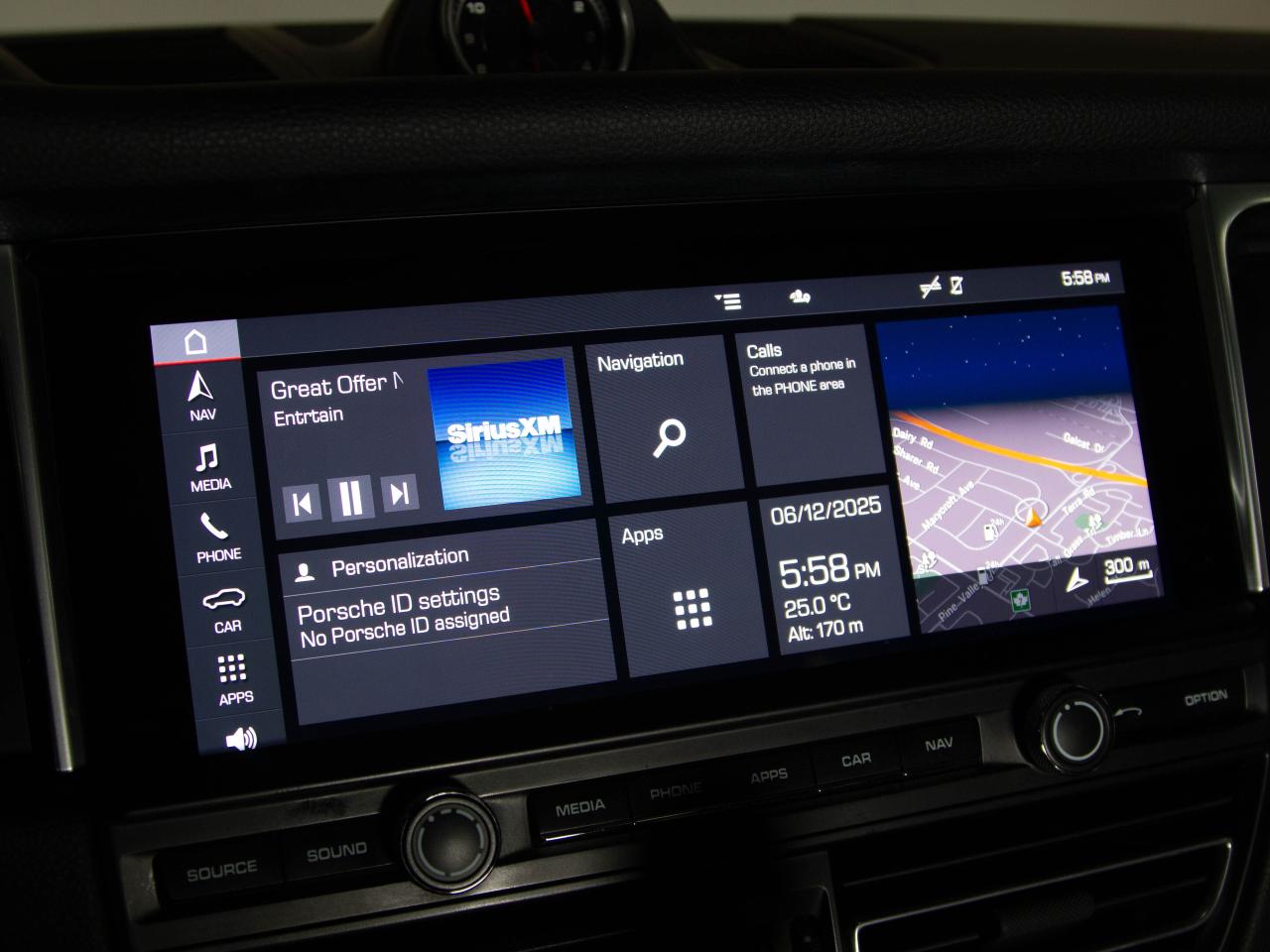 2021 Porsche Macan PREMIUM PLUS PKG | BOSE | PANO Photo