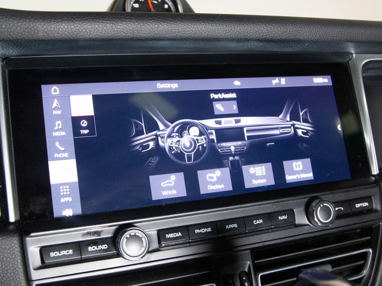 2021 Porsche Macan PREMIUM PLUS PKG | BOSE | PANO Photo