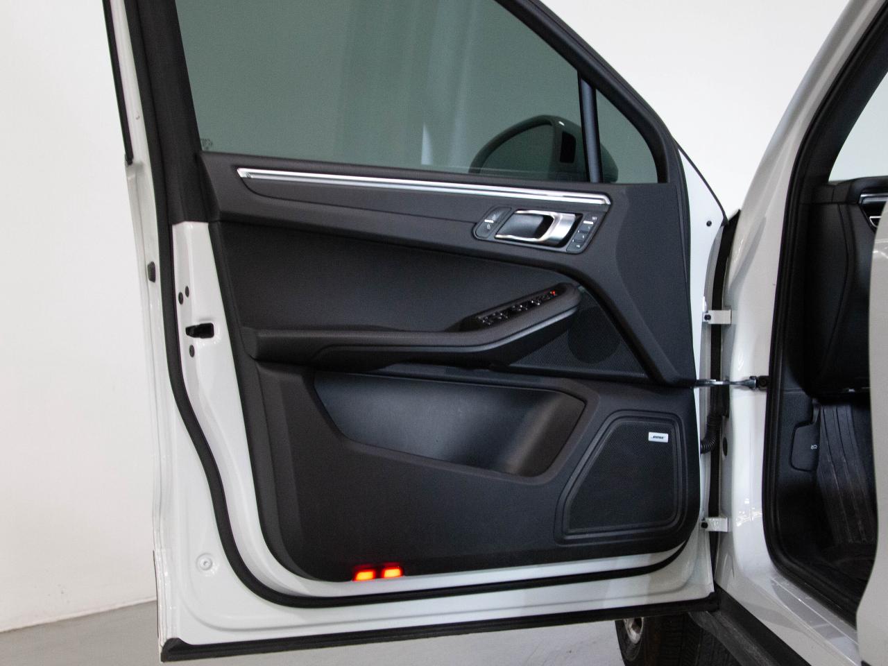 2021 Porsche Macan PREMIUM PLUS PKG | BOSE | PANO Photo