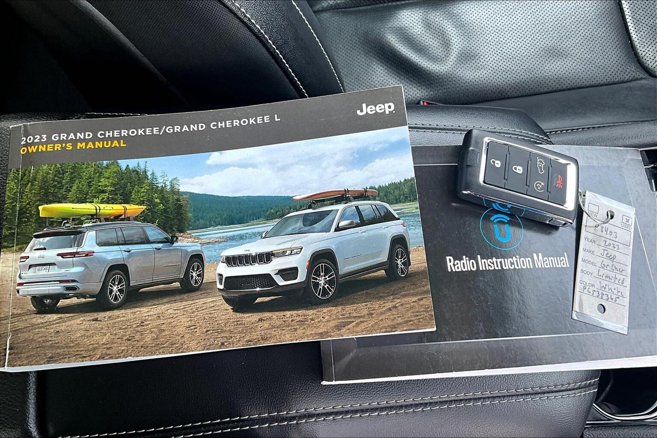 2023 Jeep Grand Cherokee Limited | Heated Seats | Remote Start | 4x4 Photo