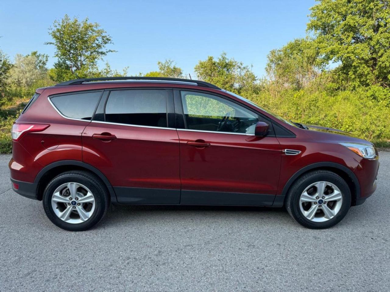 2016 Ford Escape SE | ONE OWNER | CLEAN CARFAX | LEATHER | NAVI | BACKUP CAM | POWER TAILGATE | HEATED SEATS | - Photo #8