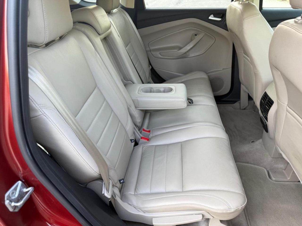 2016 Ford Escape SE | ONE OWNER | CLEAN CARFAX | LEATHER | NAVI | BACKUP CAM | POWER TAILGATE | HEATED SEATS | - Photo #19