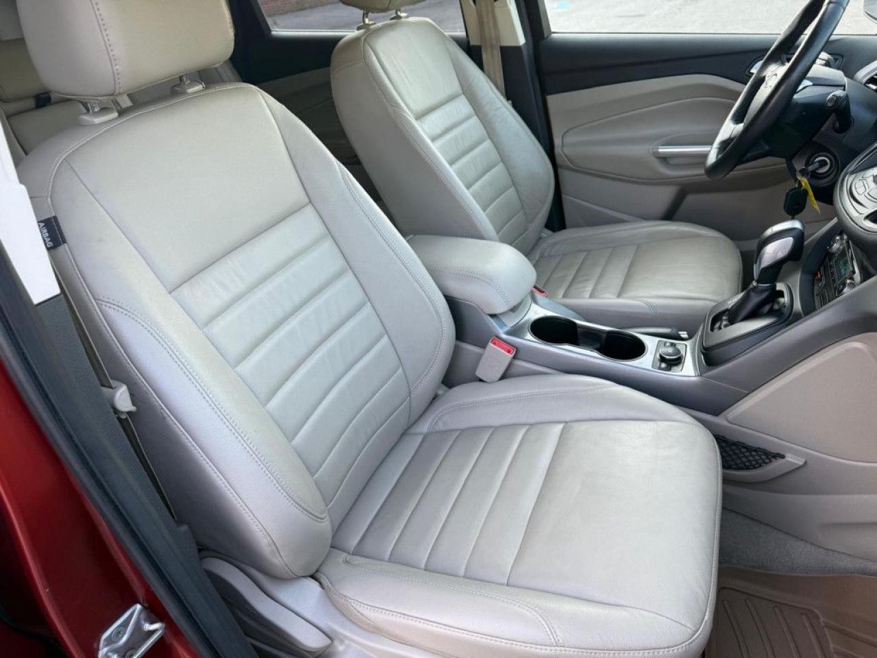 2016 Ford Escape SE | ONE OWNER | CLEAN CARFAX | LEATHER | NAVI | BACKUP CAM | POWER TAILGATE | HEATED SEATS | - Photo #20