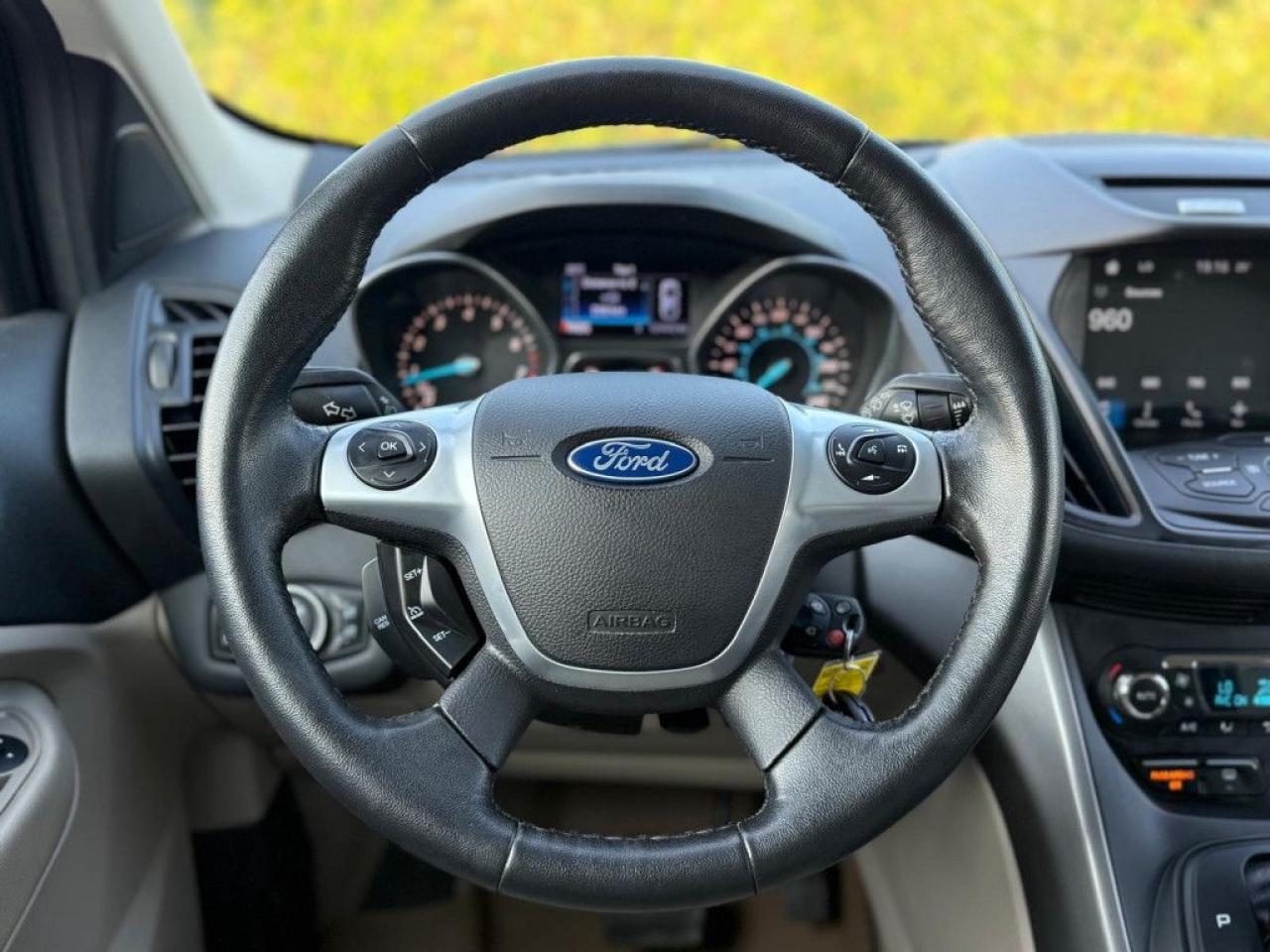 2016 Ford Escape SE | ONE OWNER | CLEAN CARFAX | LEATHER | NAVI | BACKUP CAM | POWER TAILGATE | HEATED SEATS | - Photo #21