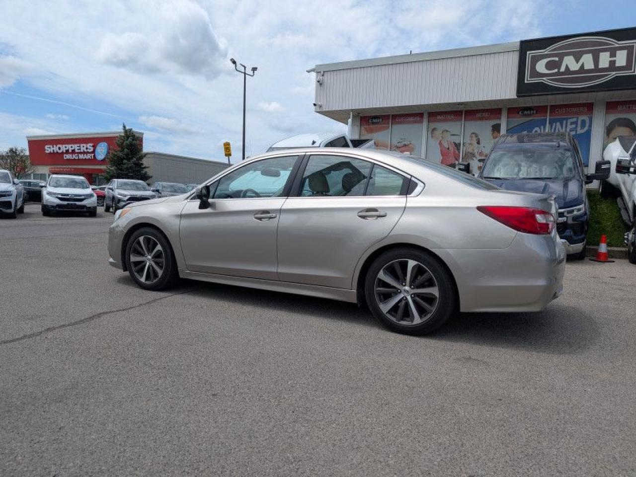 2015 Subaru Legacy 3.6R Limited  **LOW KMS - EYESIGHT** Photo2