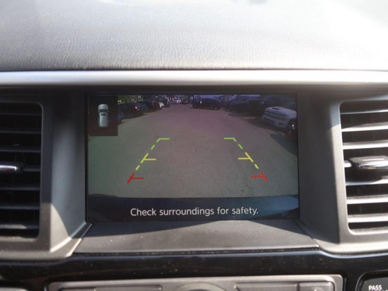 2019 Nissan Pathfinder 4x4 SV Tech  **HTD SW - REM. START** Photo