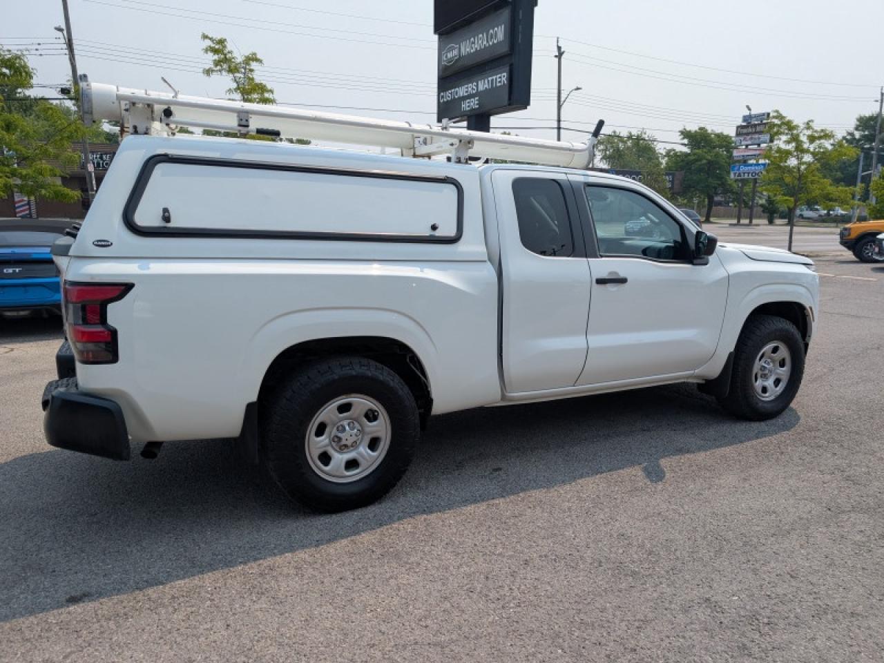 2023 Nissan Frontier S  **ADAP CC -BLIND SPOT - LANE SAFETY** Photo4