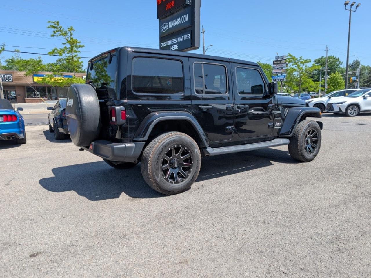 2021 Jeep Wrangler Sahara Unlimited  **LOW KMS - DIESEL** Photo4