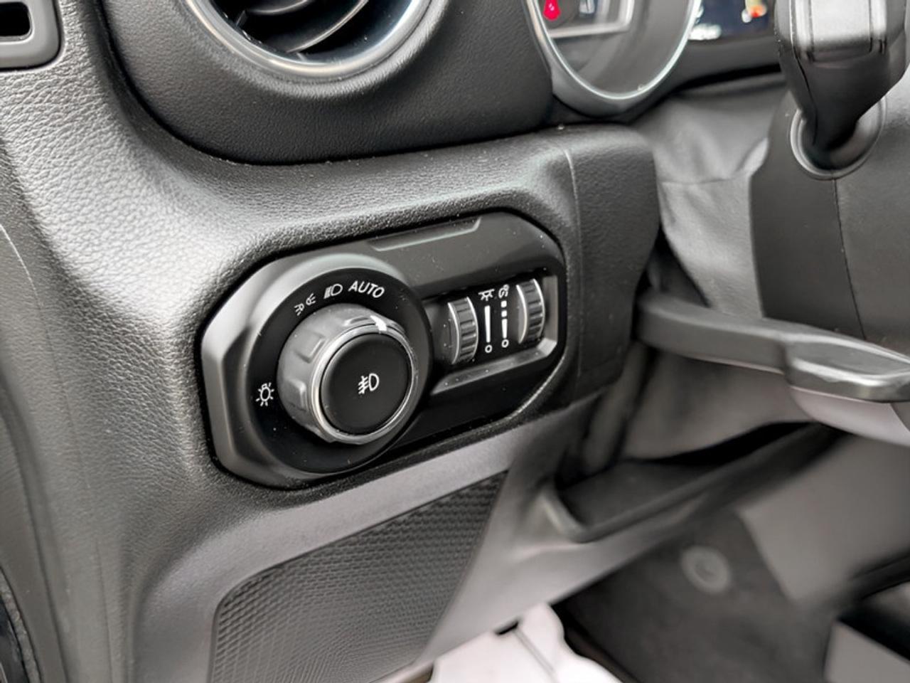 2021 Jeep Wrangler Sahara Unlimited  **LOW KMS - DIESEL** Photo