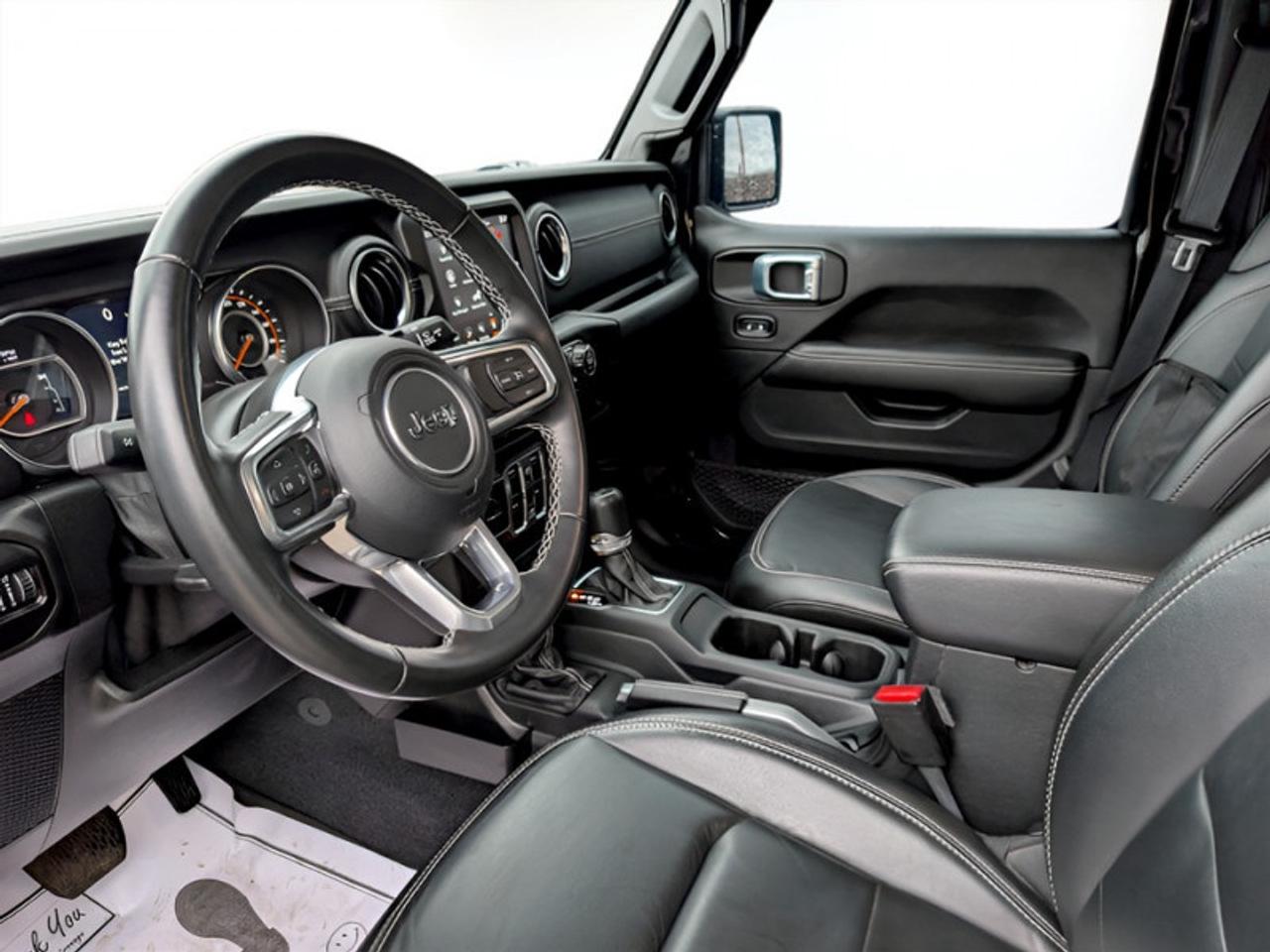 2021 Jeep Wrangler Sahara Unlimited  **LOW KMS - DIESEL** Photo