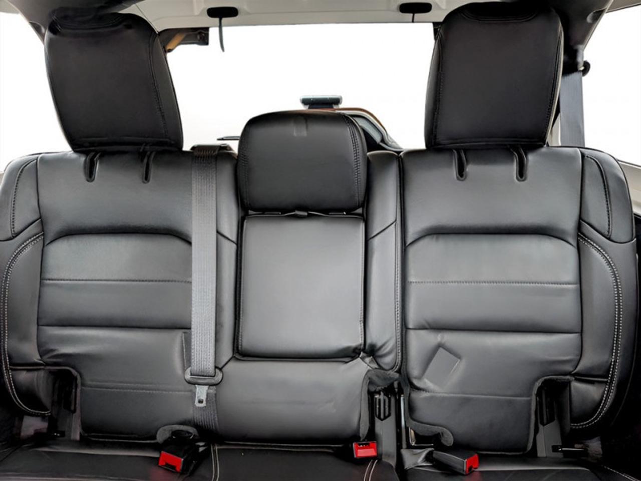 2021 Jeep Wrangler Sahara Unlimited  **LOW KMS - DIESEL** Photo