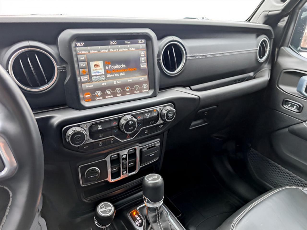 2021 Jeep Wrangler Sahara Unlimited  **LOW KMS - DIESEL** Photo