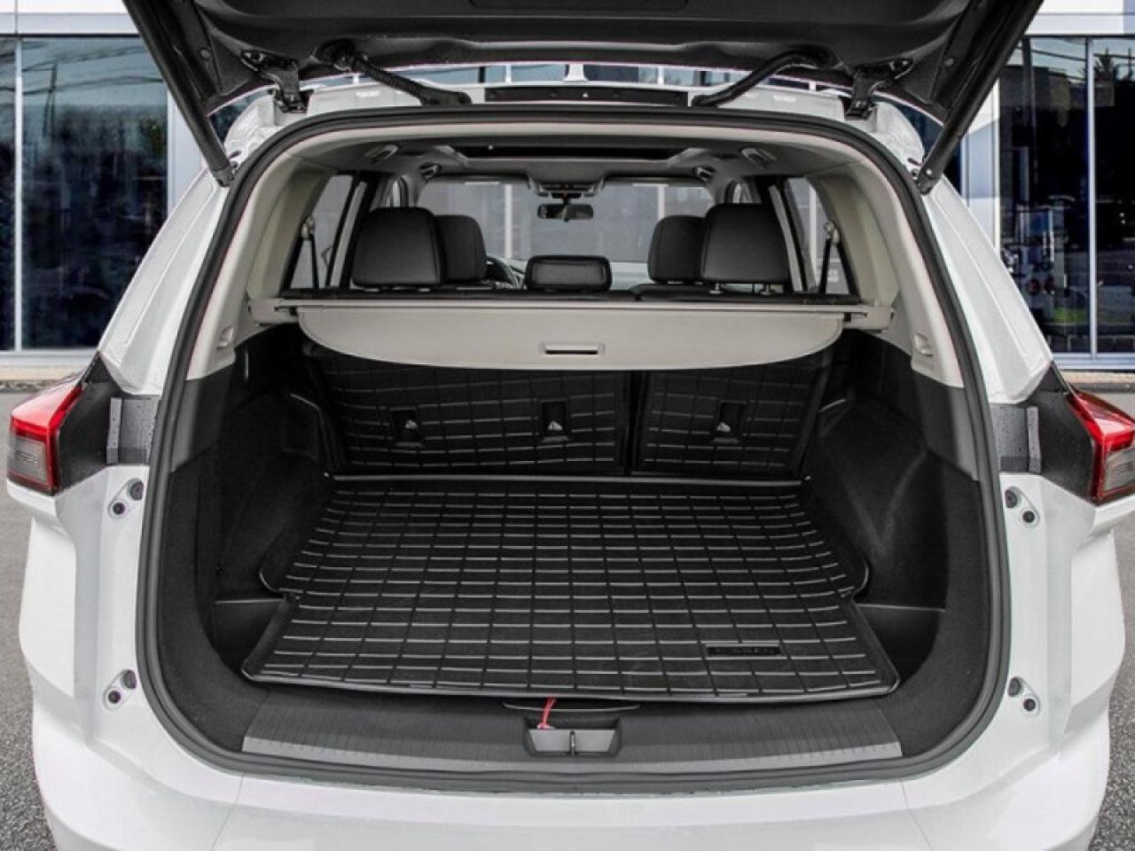 2025 Nissan Rogue SV Moonroof  - Moonroof -  Power Liftgate Photo