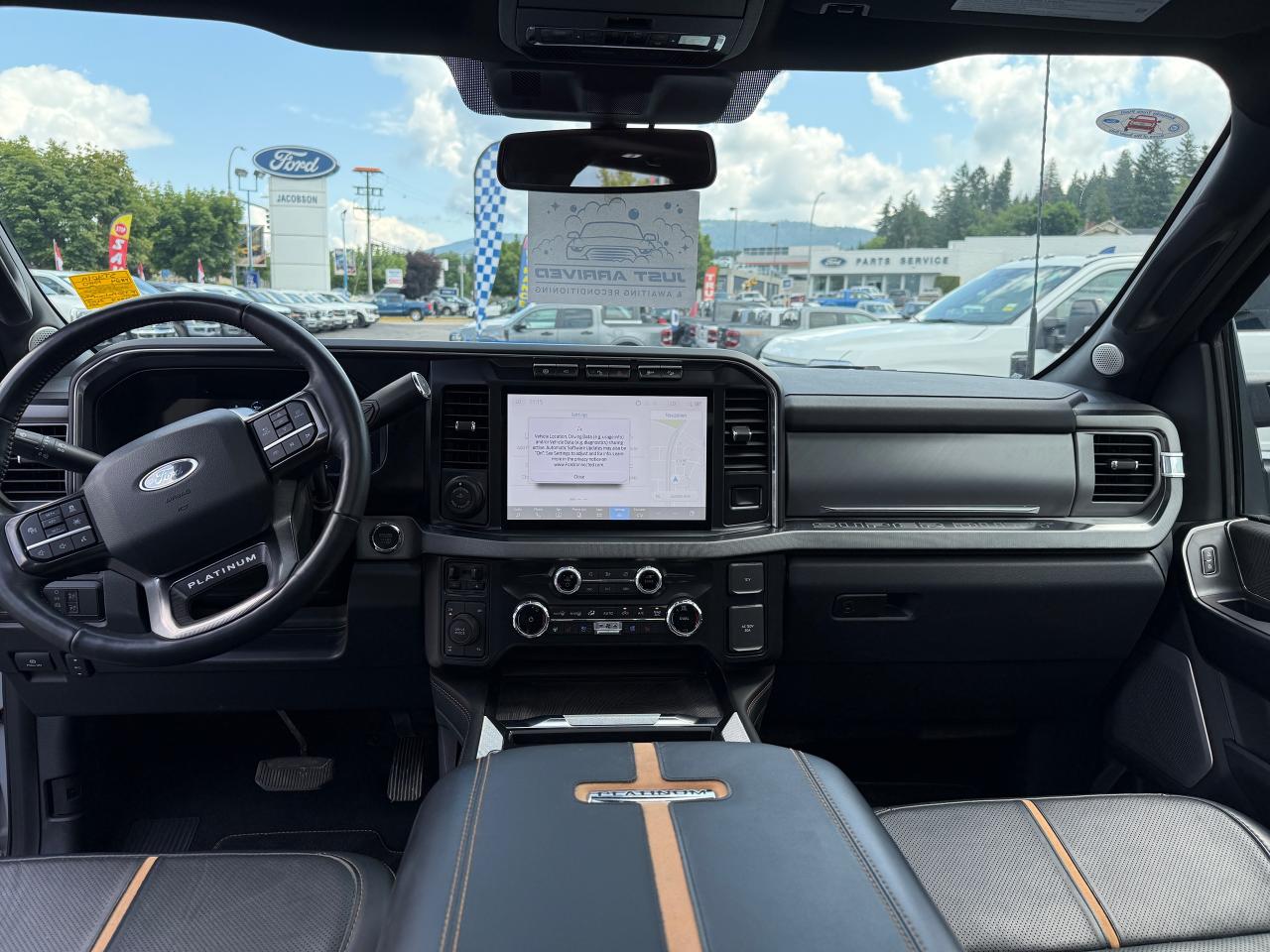 2024 Ford F-350 Super Duty SRW PLATINUM Photo5