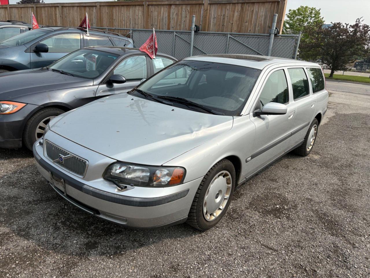 Used 2004 Volvo V70 2.5T for sale in Ajax, ON