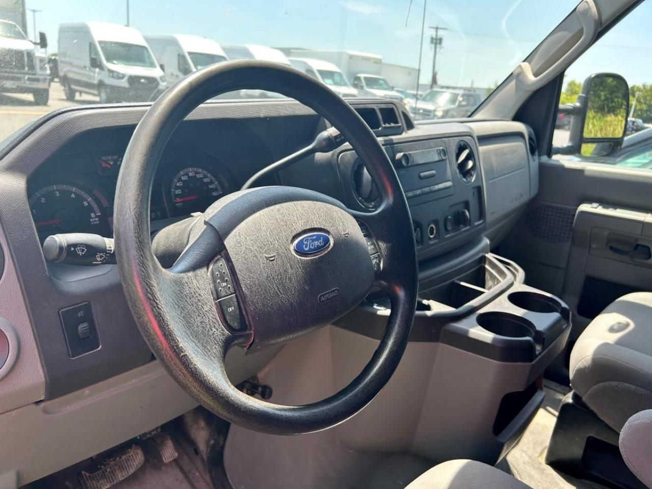 2011 Ford Econoline E250 Photo4