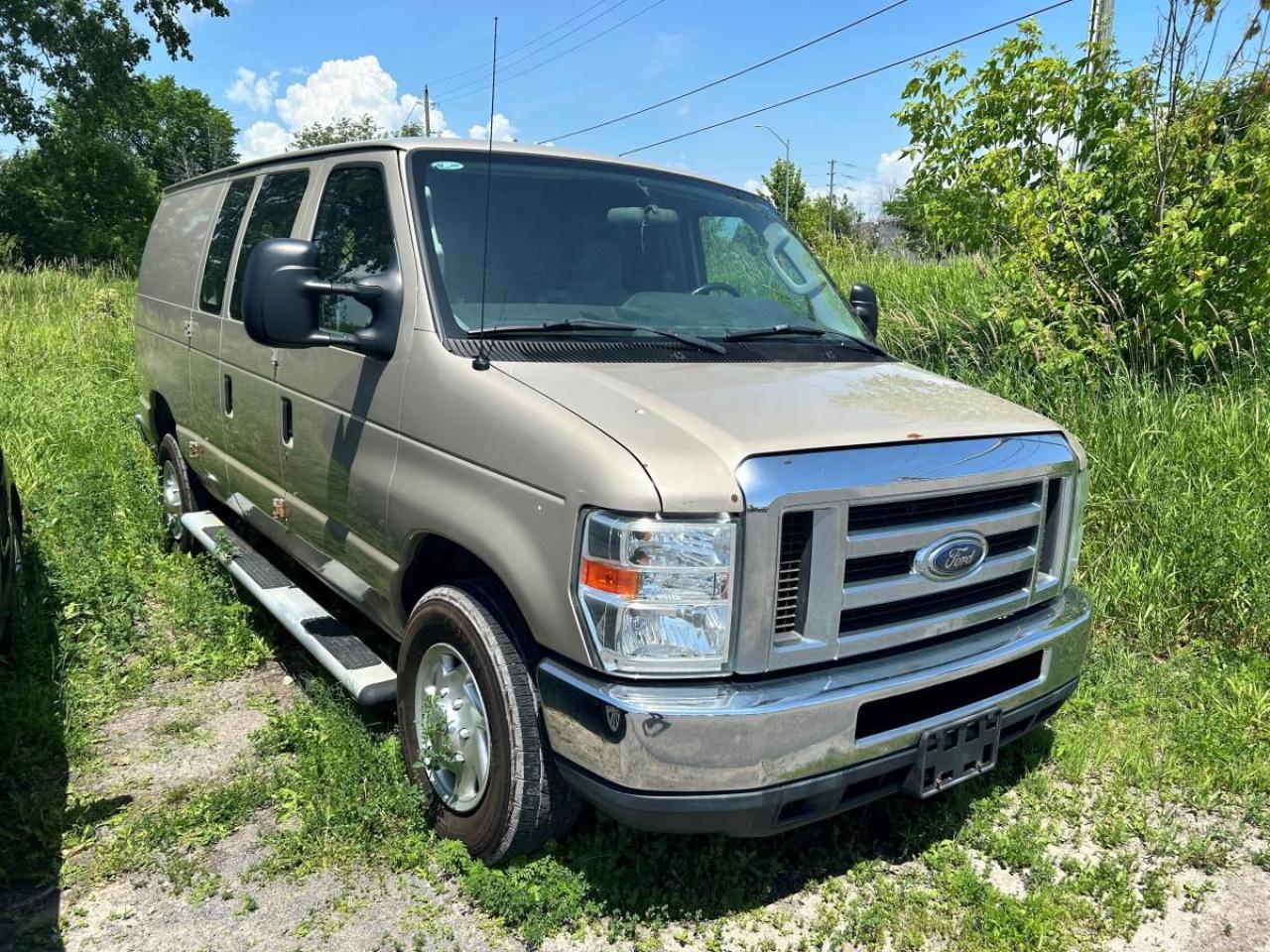 2011 Ford Econoline E250 Photo2