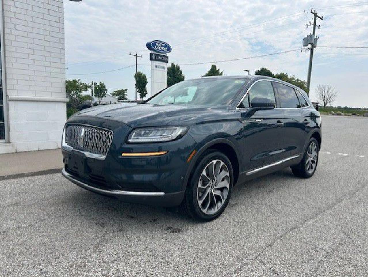 Used 2022 Lincoln Nautilus Reserve AWD for sale in Watford, ON