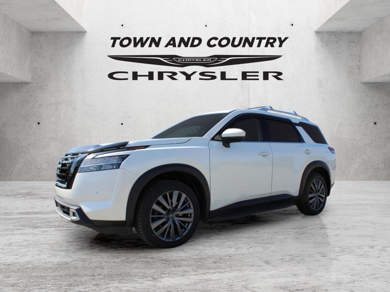 Used 2023 Nissan Pathfinder SL 4WD for sale in Smiths Falls, ON