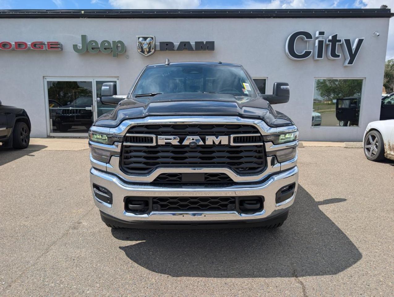 2025 RAM 2500 Tradesman 4x4 Crew Cab 6'4" Box Photo2