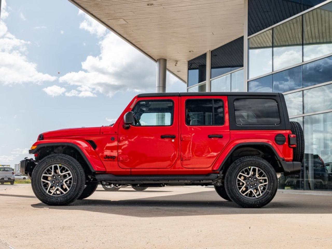 2025 Jeep Wrangler Sahara Photo3