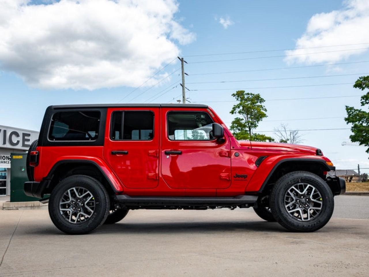 2025 Jeep Wrangler Sahara Photo