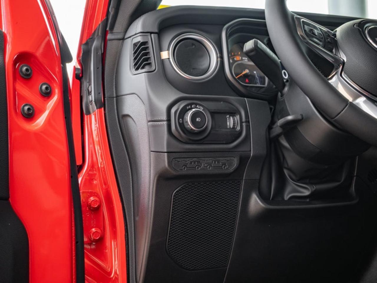 2025 Jeep Wrangler Sahara Photo