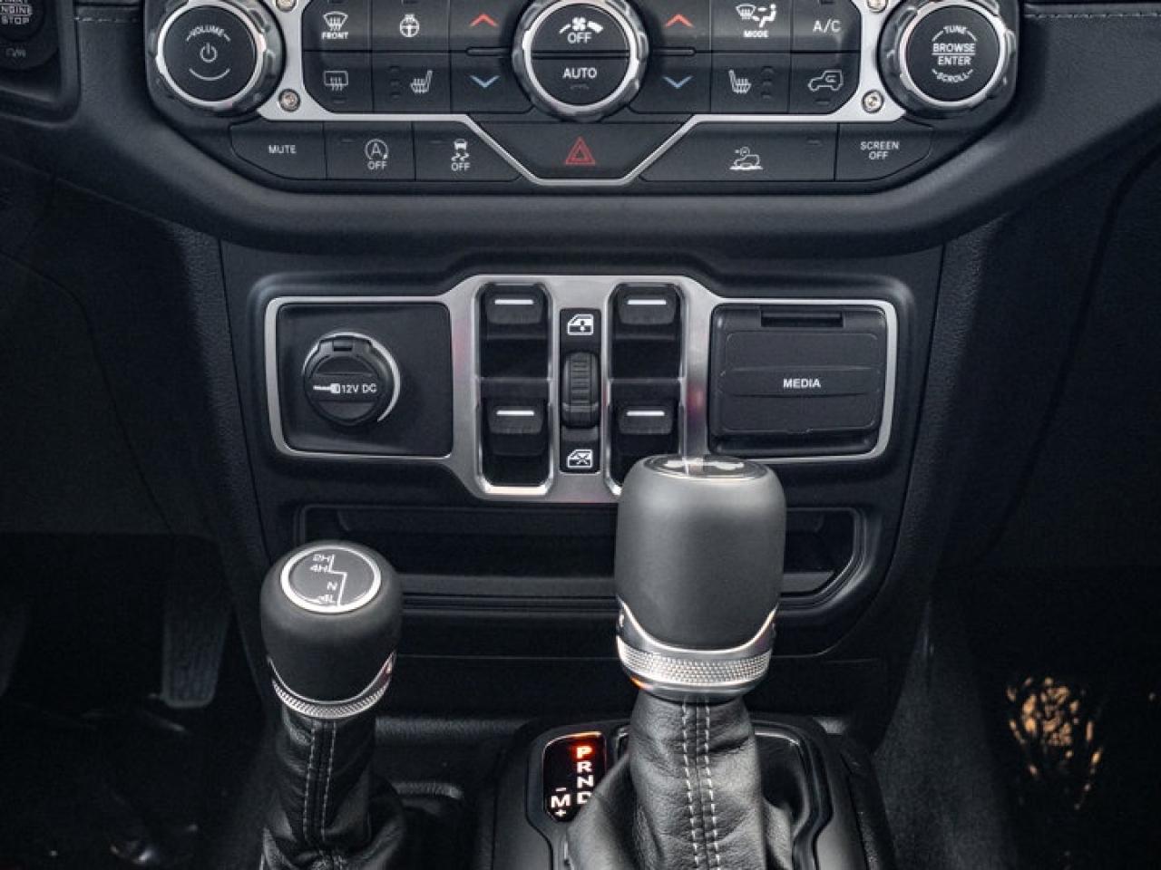 2025 Jeep Wrangler Sahara Photo