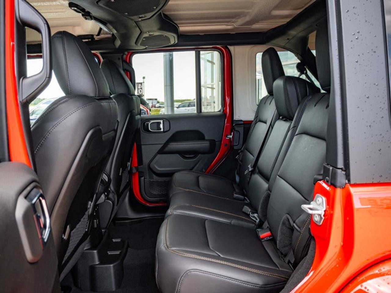 2025 Jeep Wrangler Sahara Photo