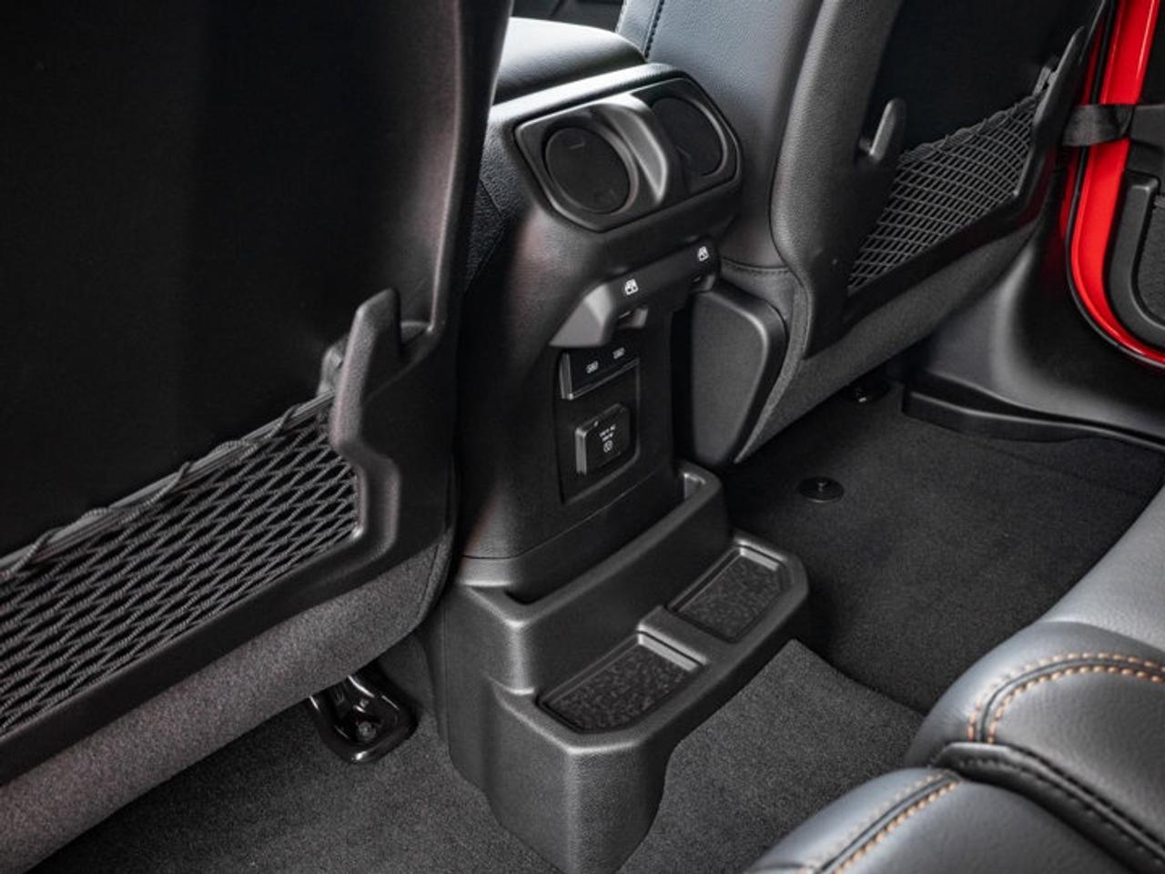 2025 Jeep Wrangler Sahara Photo