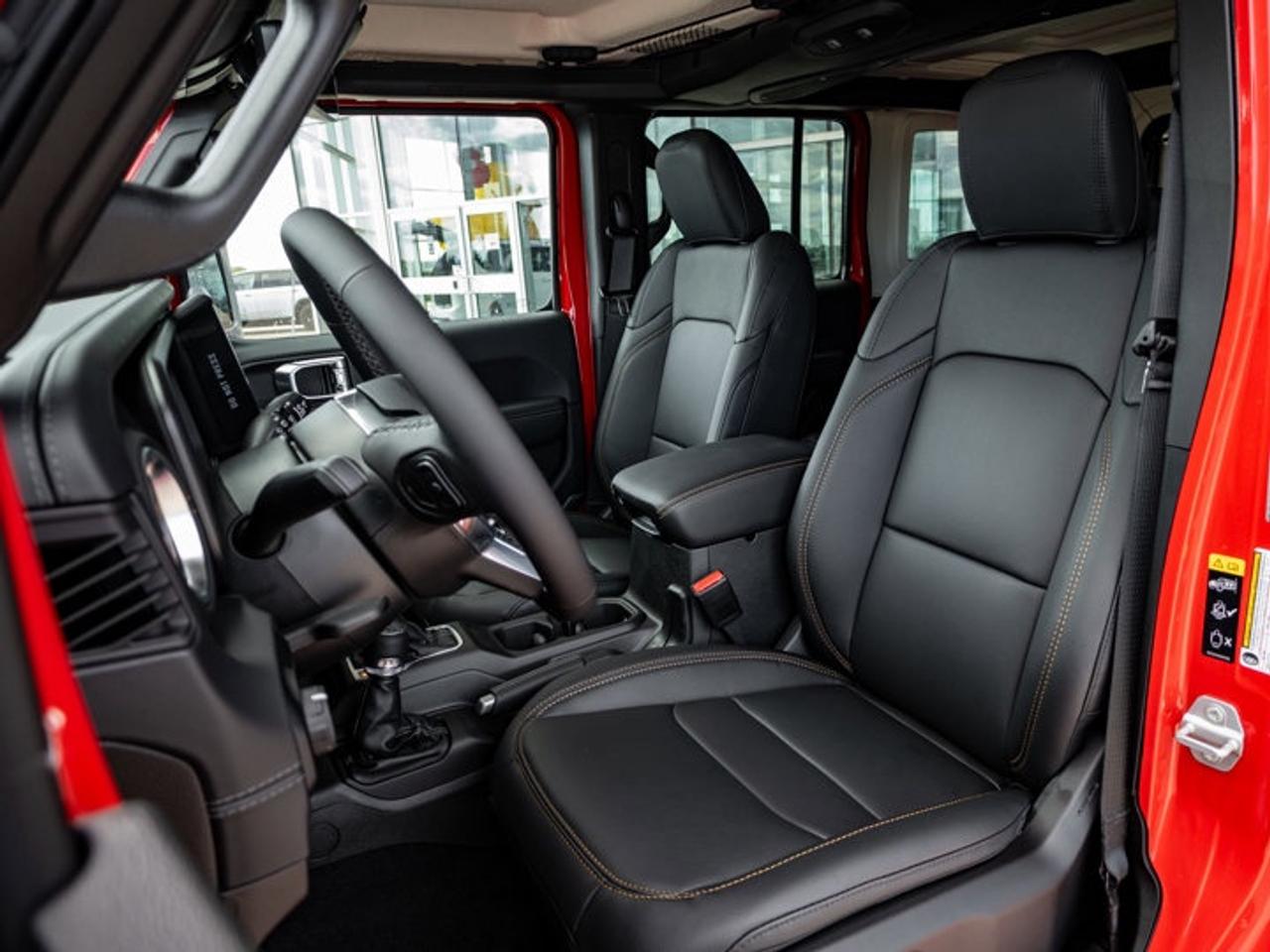 2025 Jeep Wrangler Sahara Photo