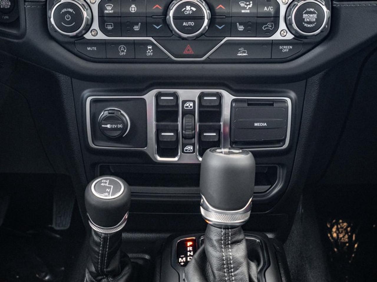 2025 Jeep Wrangler Sahara Photo