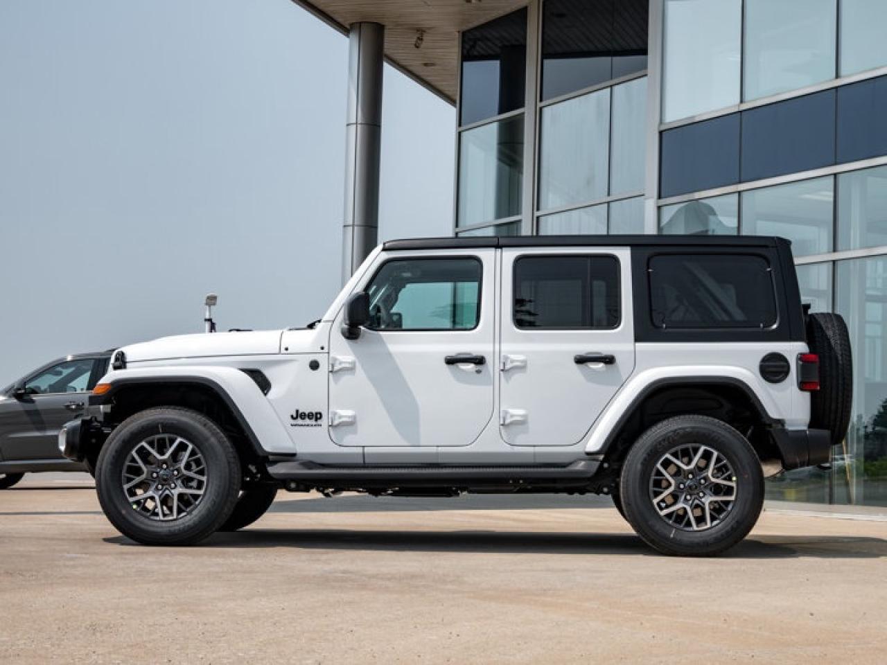 2025 Jeep Wrangler Sahara Photo