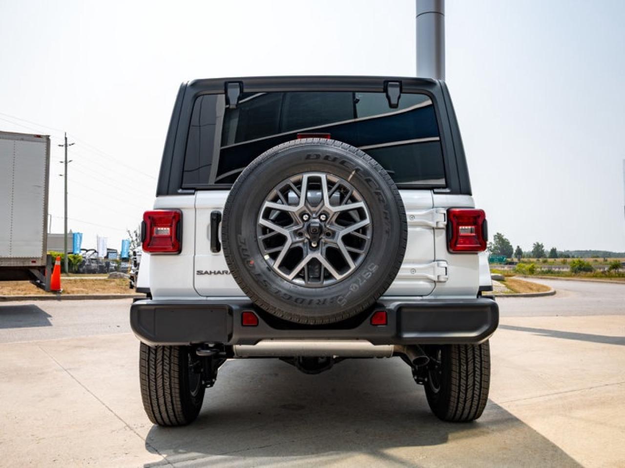 2025 Jeep Wrangler Sahara Photo