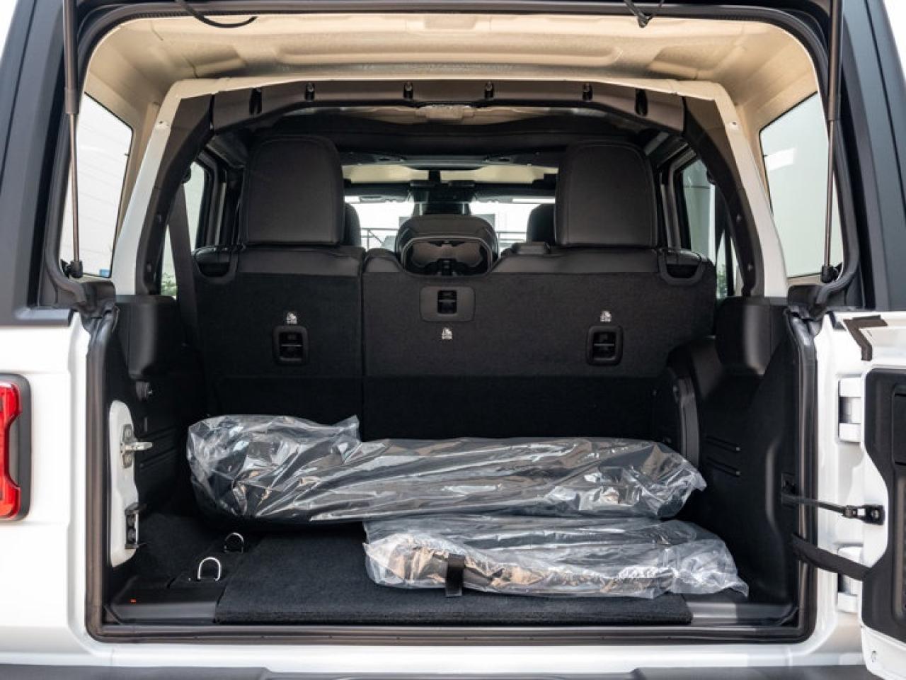 2025 Jeep Wrangler Sahara Photo