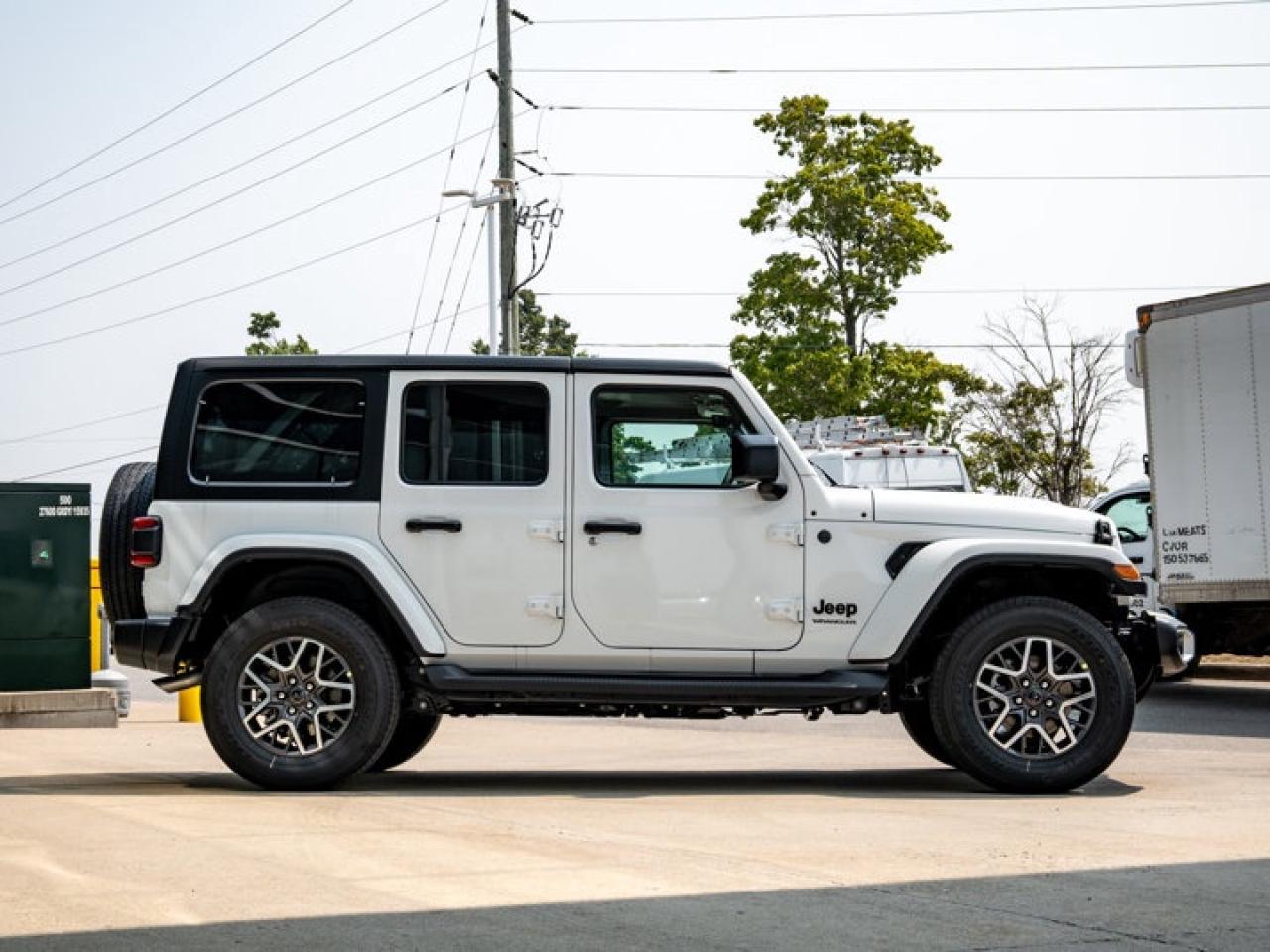 2025 Jeep Wrangler Sahara Photo