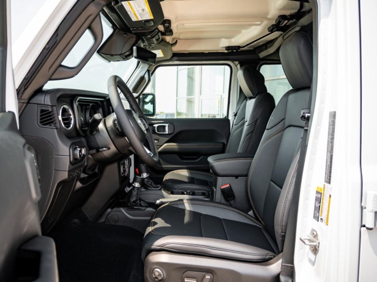 2025 Jeep Wrangler Sahara Photo