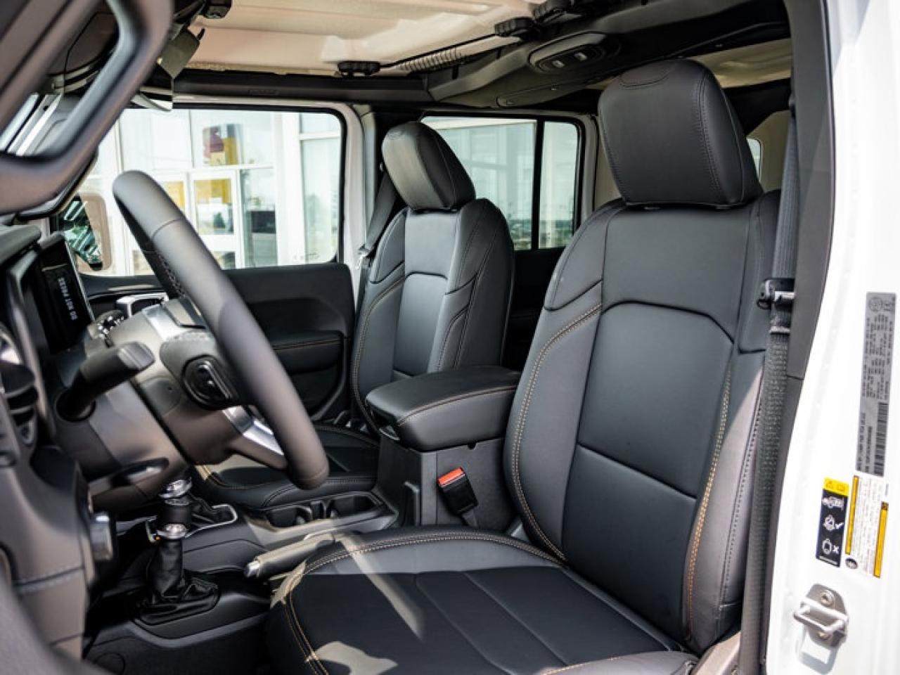 2025 Jeep Wrangler Sahara Photo