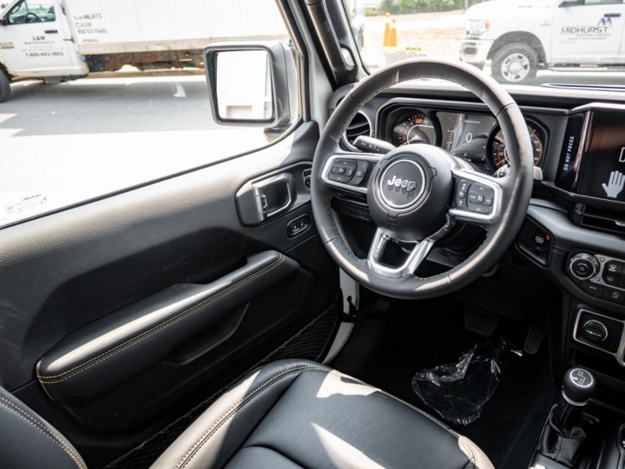 2025 Jeep Wrangler Sahara Photo