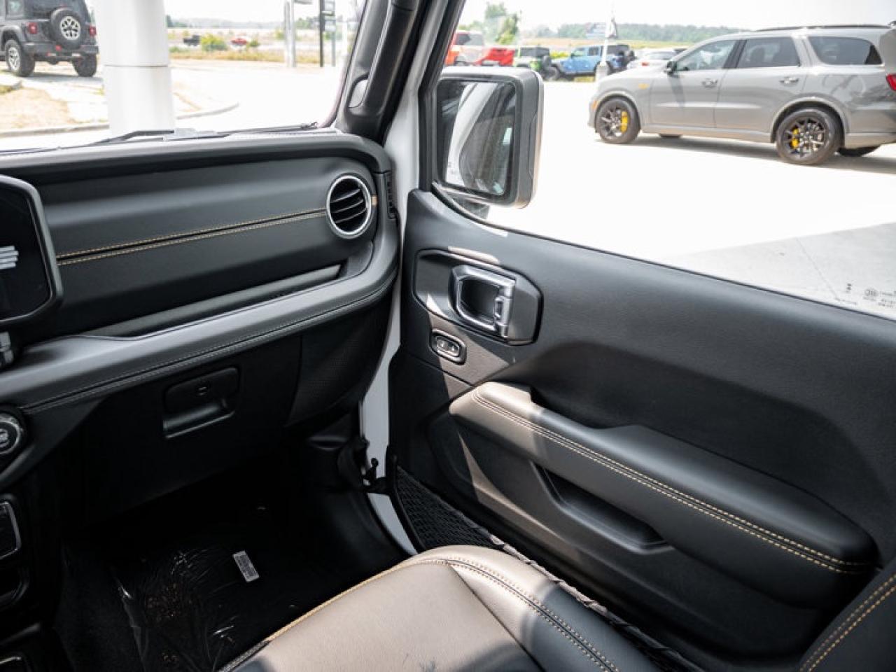 2025 Jeep Wrangler Sahara Photo