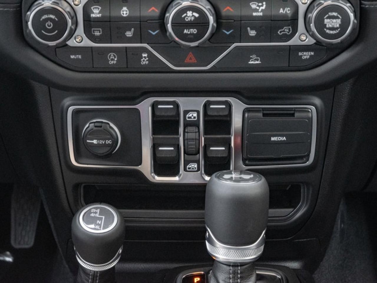 2025 Jeep Wrangler Sahara Photo