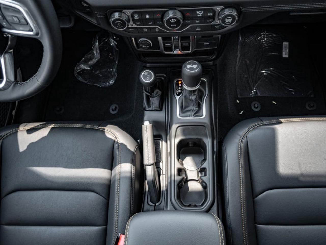 2025 Jeep Wrangler Sahara Photo