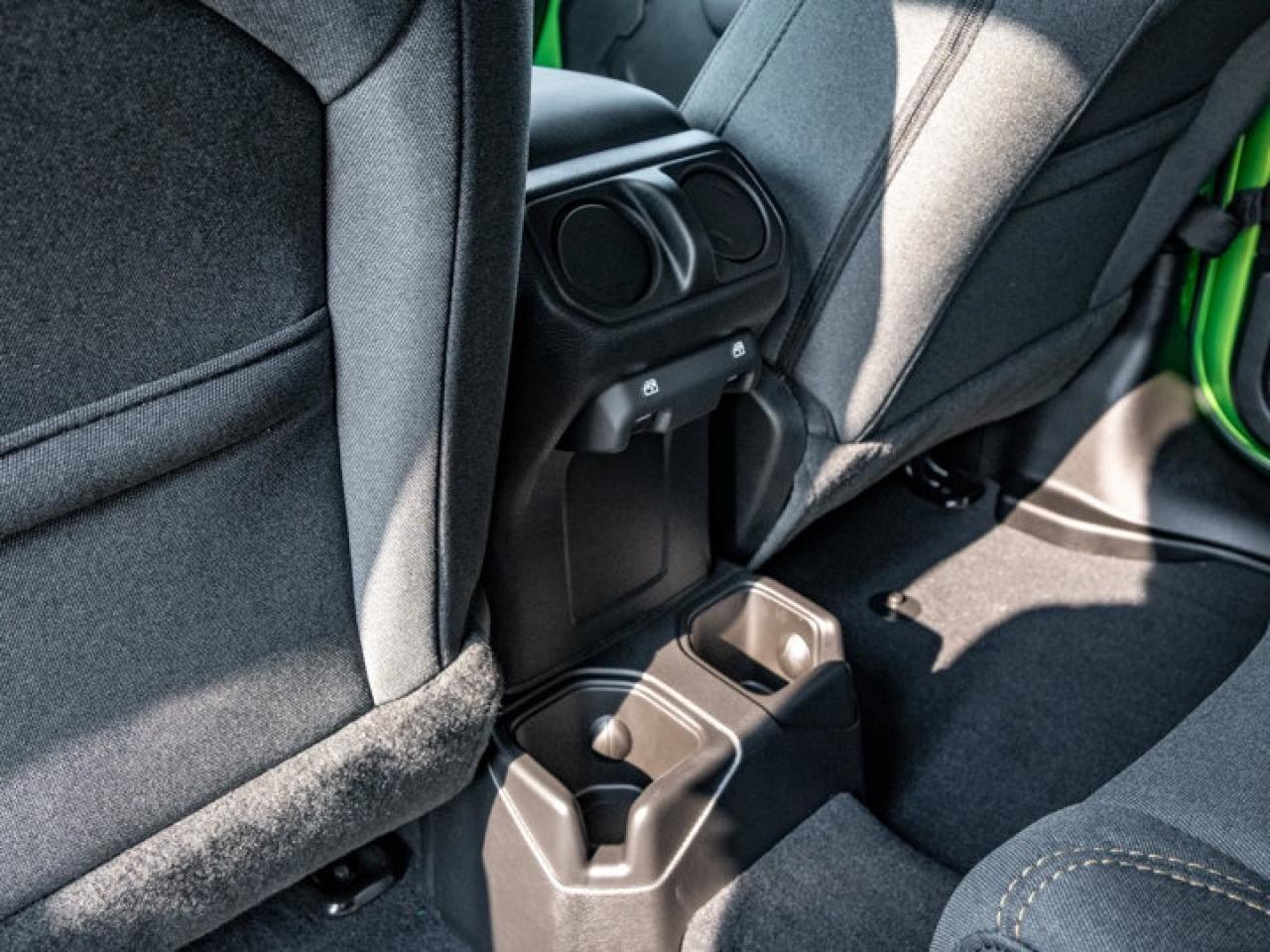 2025 Jeep Wrangler Sport S Photo