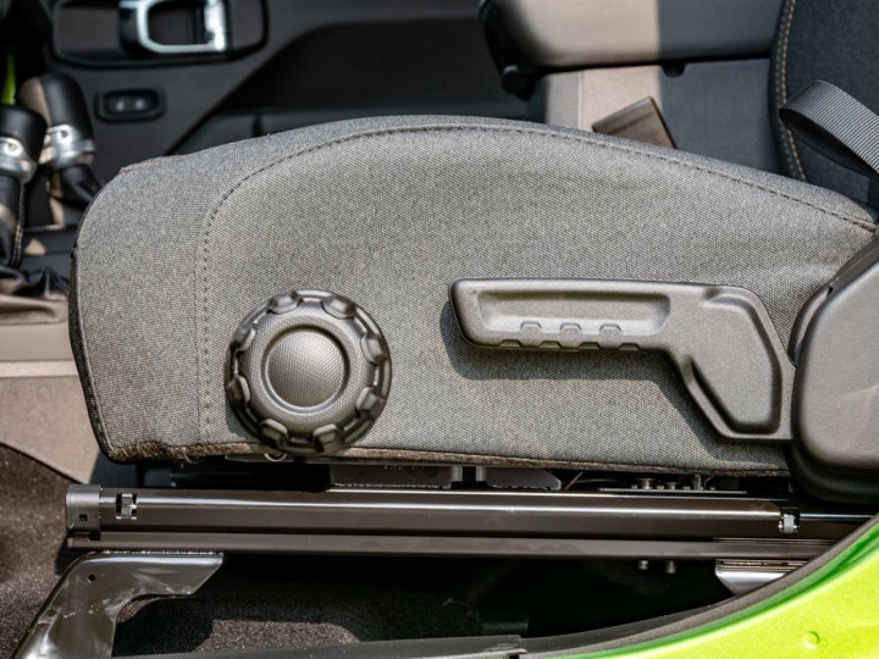 2025 Jeep Wrangler Sport S Photo